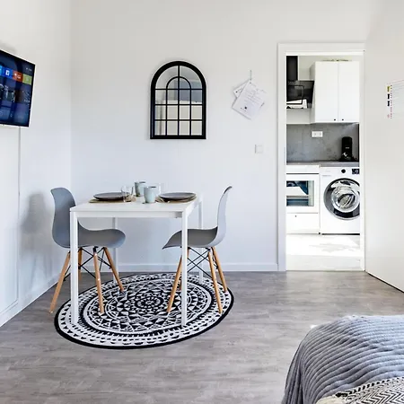 Vaz E01 Kueche, Tv, Netflix, Ca 15 Min Messe U Hbf Apartment Essen