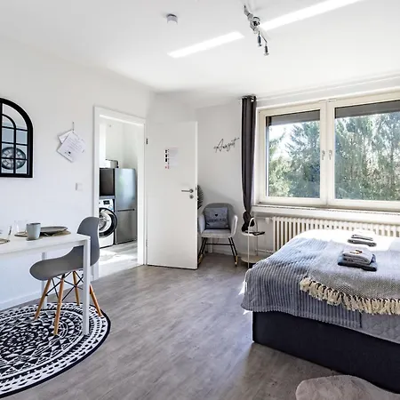 Vaz E01 Kueche, Tv, Netflix, Ca 15 Min Messe U Hbf