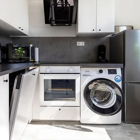 Vaz E01 Kueche, Tv, Netflix, Ca 15 Min Messe U Hbf Apartamento *