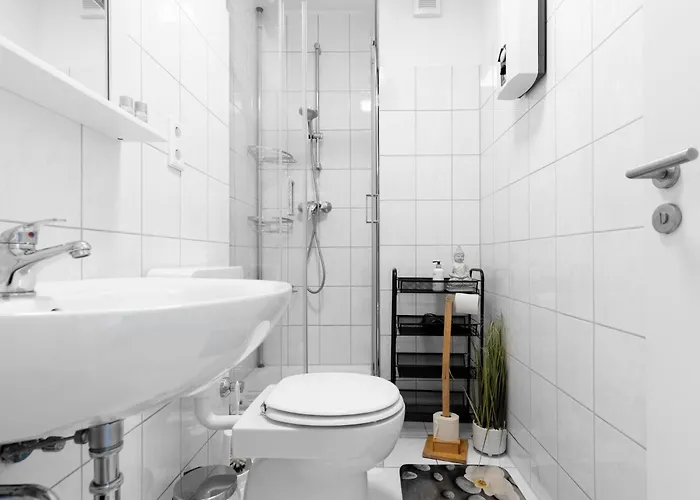 Apartment Vaz E01 Kueche, Tv, Netflix, Ca 15 Min Messe U Hbf *